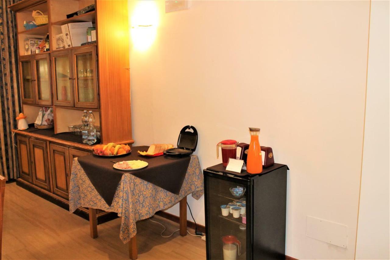 באסטיה אומברה Hotel Santa Lucia מראה חיצוני תמונה