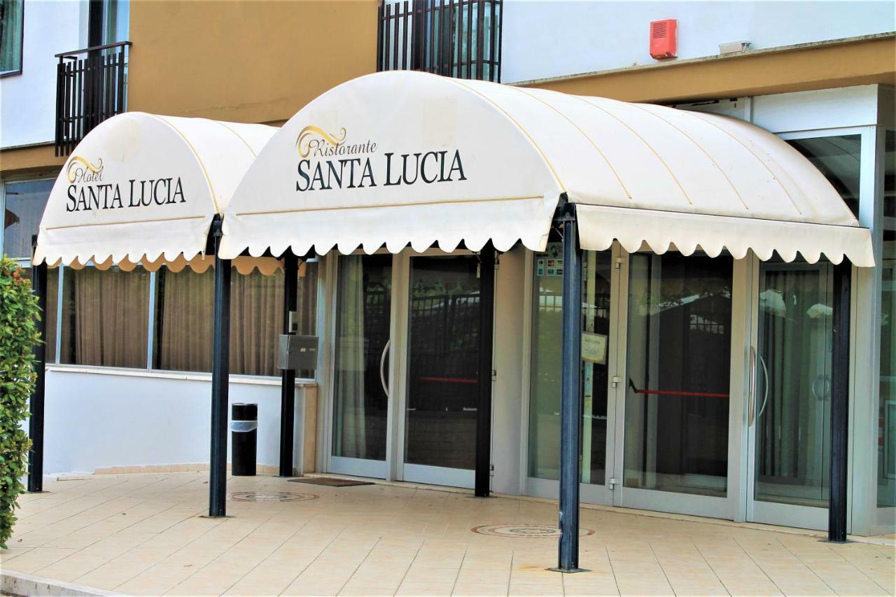 באסטיה אומברה Hotel Santa Lucia מראה חיצוני תמונה
