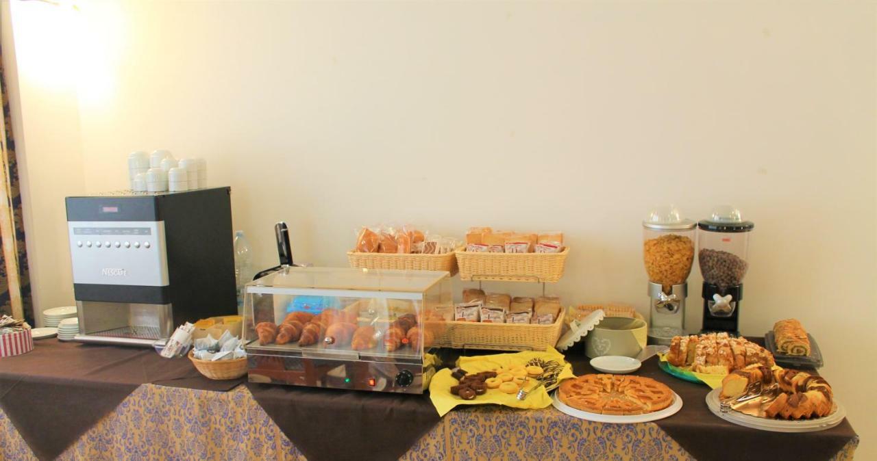 באסטיה אומברה Hotel Santa Lucia מראה חיצוני תמונה